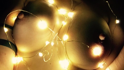 lilfxo:  fairy lights are my new fave adult photos