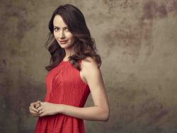 aboutnici:  Amy Acker (Samantha “Root”