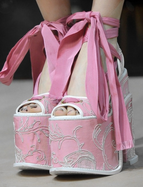 strongnips: wink-smile-pout:  Shoes at Vivienne Westwood Spring 2012  Ugghhhhggg