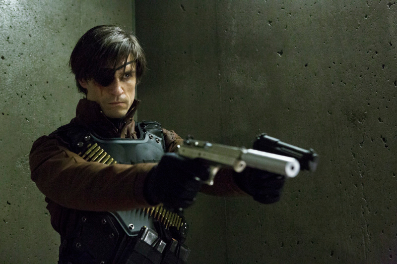 oliverdant:  #Arrow | I so want to see Deadshot &amp; Deathstroke working together