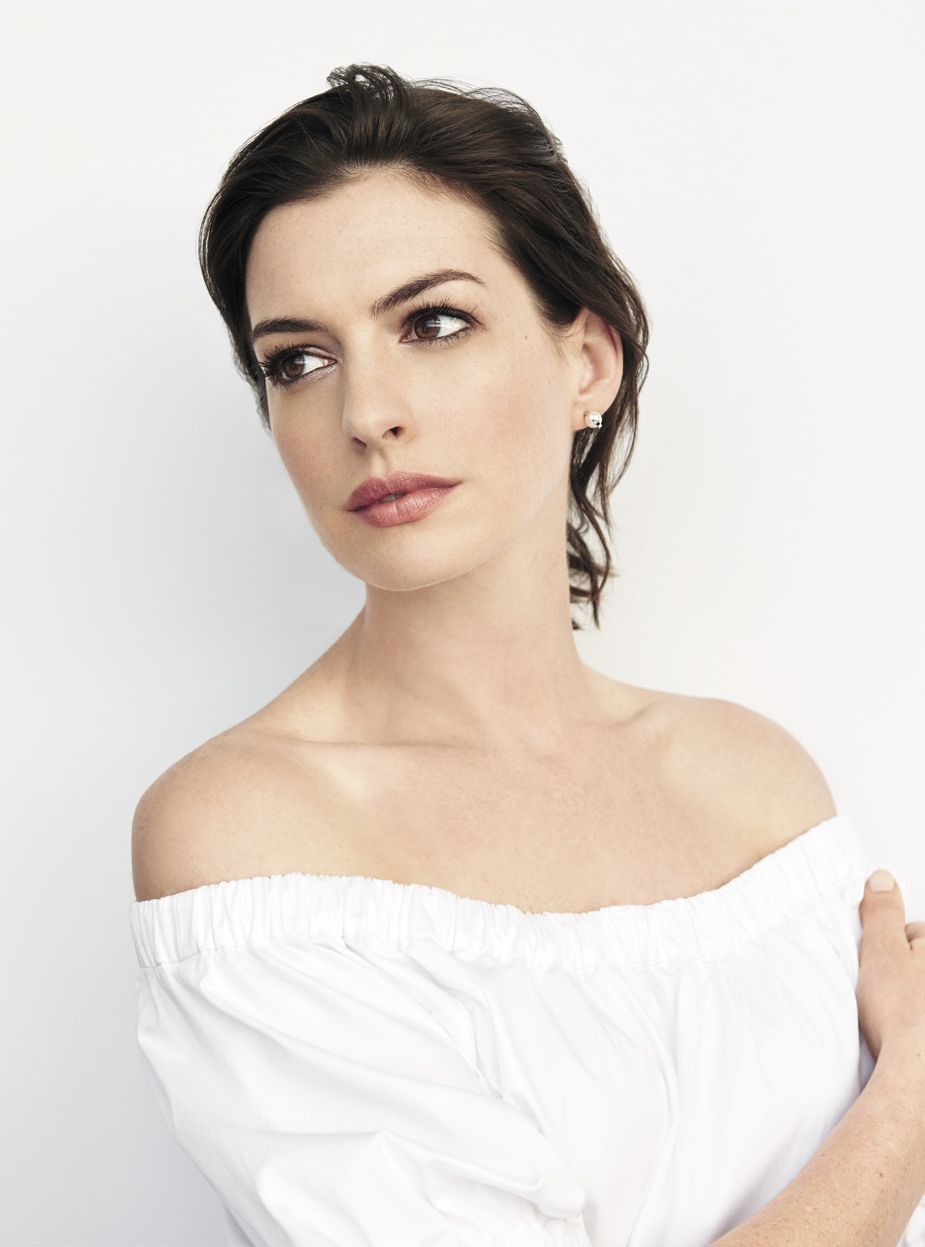 celebrityhunnies:anne hathaway