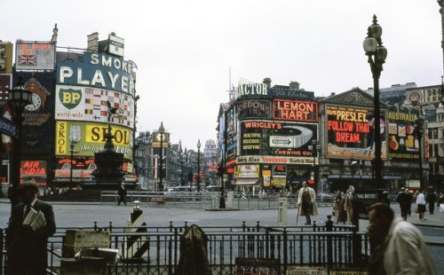 Porn c86:  Piccadilly Circus, London, 1962 photos