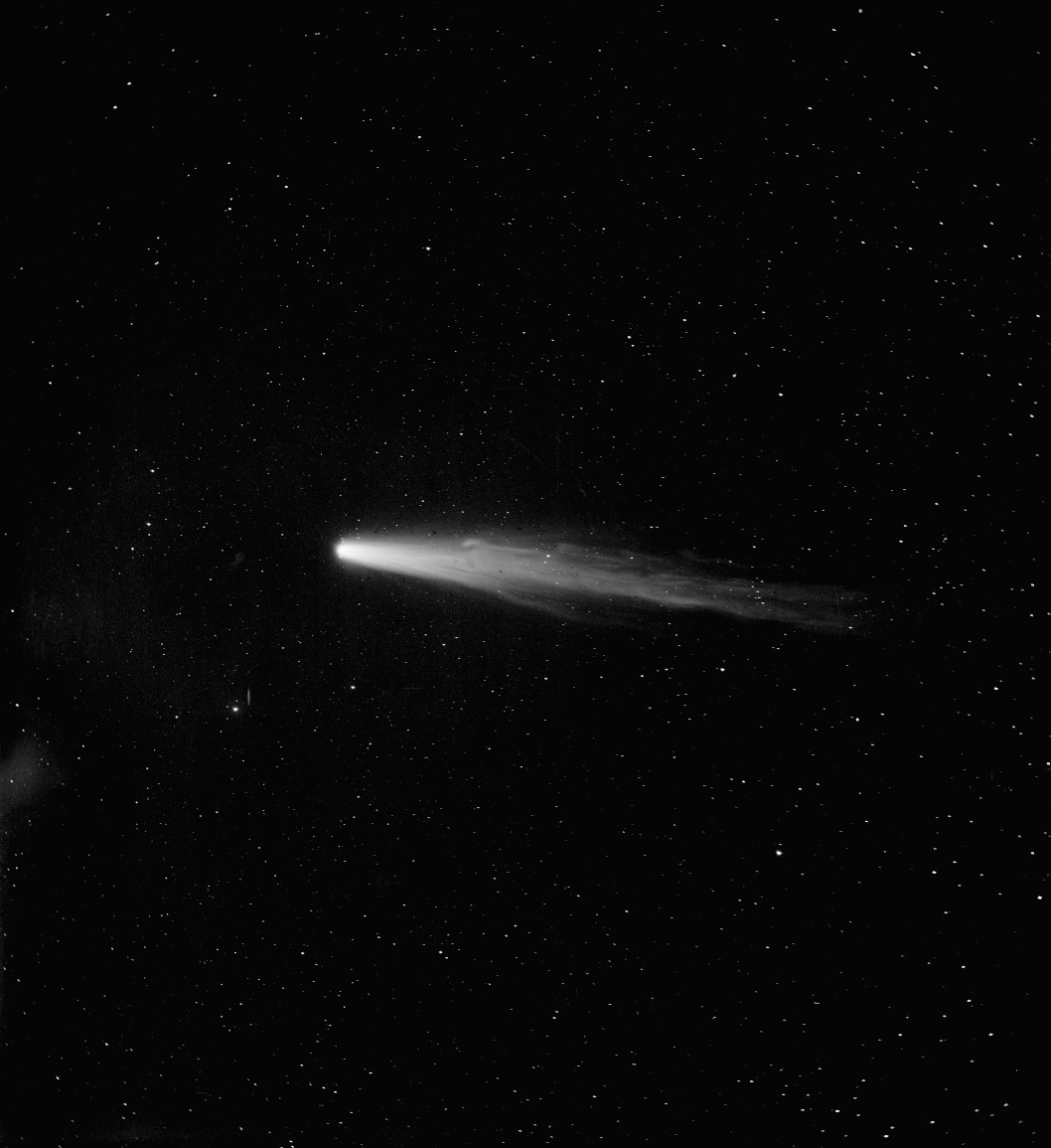 photos-of-space:Halley’s Comet - photographic plate taken in 1910 (1058x1155)