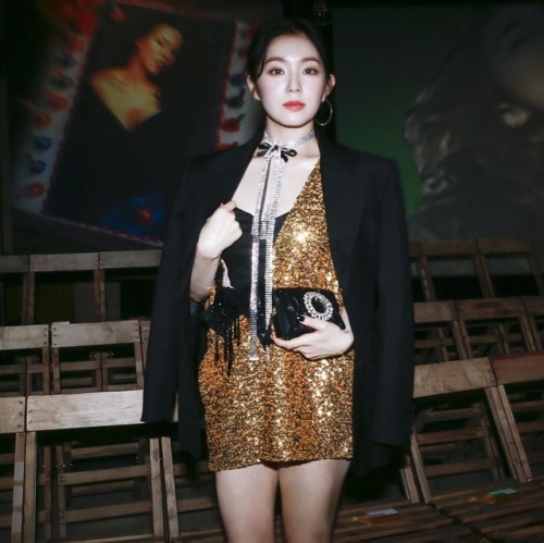 fyeah-redvelvet:nowfashion:Irene from Red Velvet, Elle Fanning and Thomasin McKenzie attended to Miu