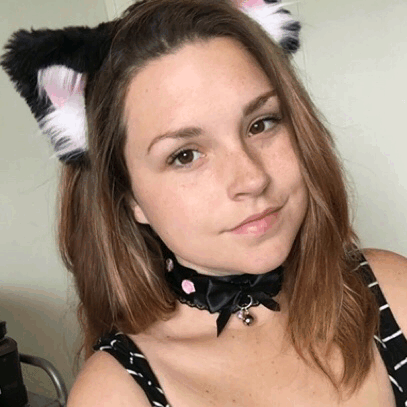 flirtyfloralkitten:  😽 