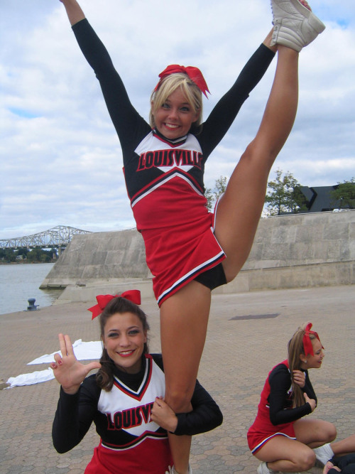 makesparksfly7183:  mb1008:  Becca Manns - cheerleader exposed! (via TumbleOn)  Fuckin Nice