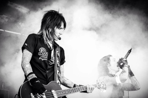 10 favourite photos of BVB taken by sedition1216music. One of my all time favourite photographers, I
