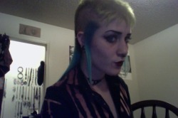 dapper-punk:hellray:  Some low-quality webcam photos of this very serious mohawk-mullet hybrid I’m sporting now.   Repping the mullet hawks!