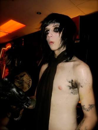 cindyblackveilbrides:  Little Young Andy Sixx!! xoxo