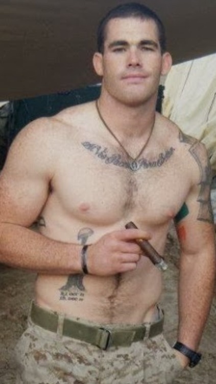 realmenstink:  butchnmanly:  butchnmanly.tumblr.com/archive  STUD SOLDIER !!! 