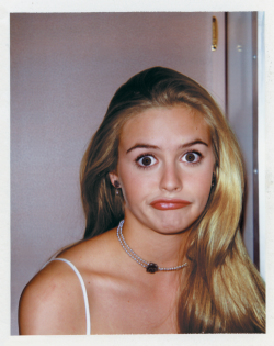 l1lhomie:  Alicia Silverstone behind the