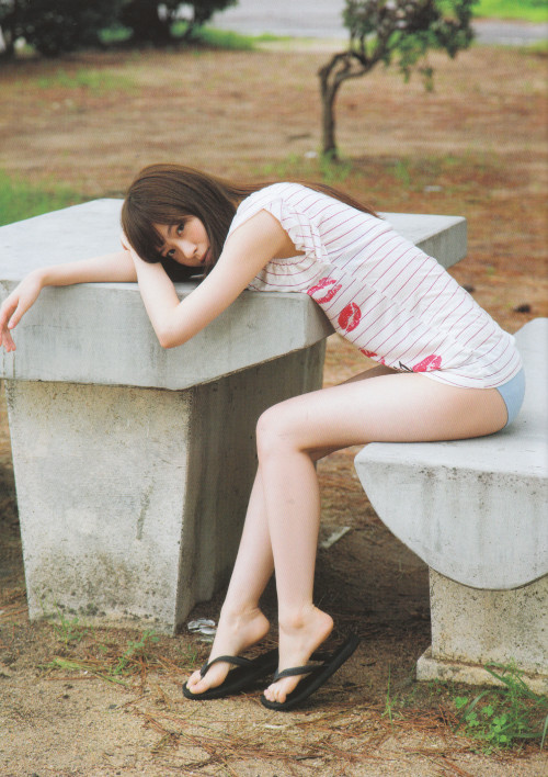 voz48:  Nishino Nanase 1st Photobook 「Fudangi」
