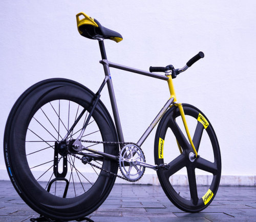 kinkicycle: My ferriveloci by Father_TU on Flickr.