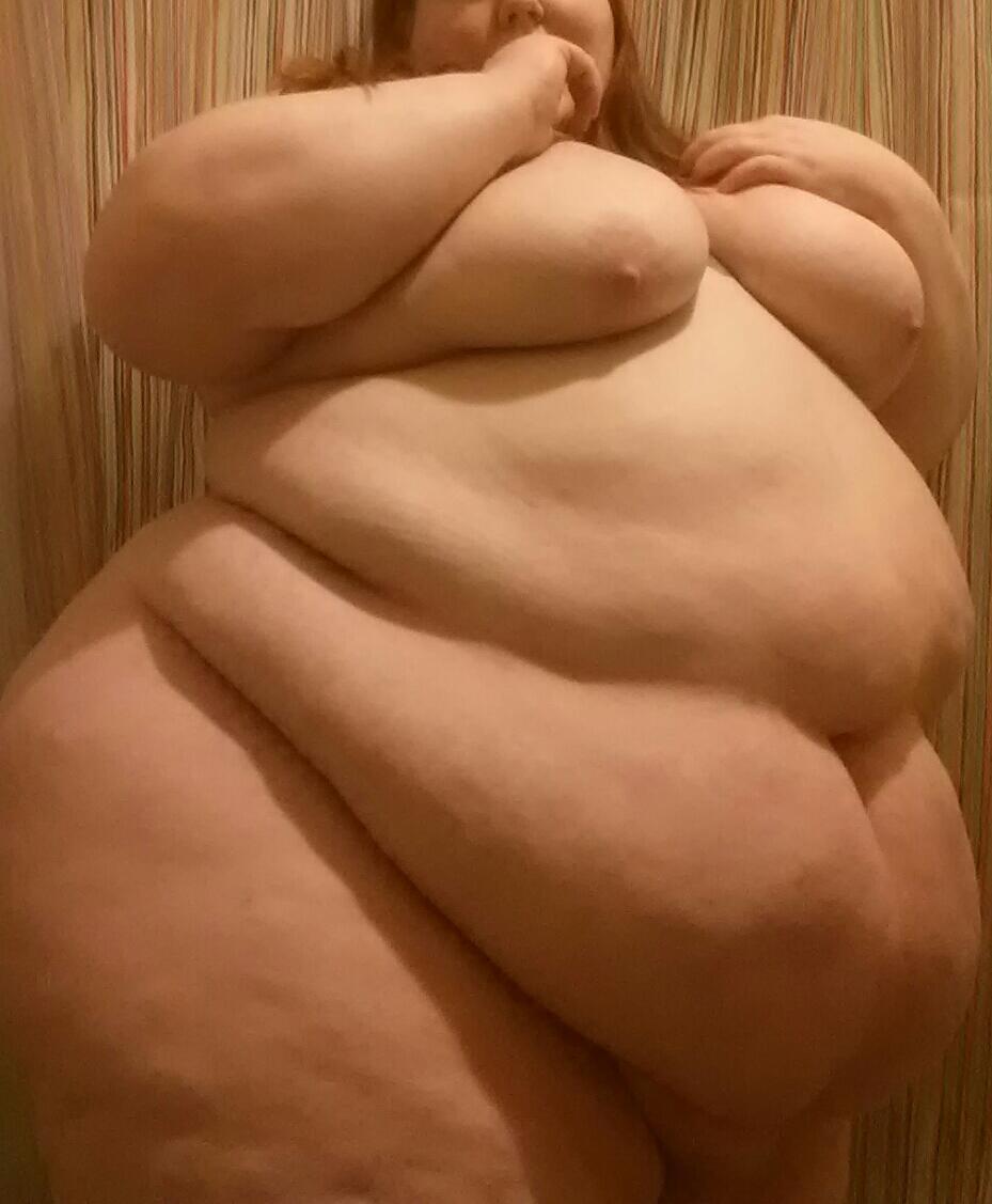 biggirllover15:  cl6672:  Nice and porky :)  Perfection!!! 