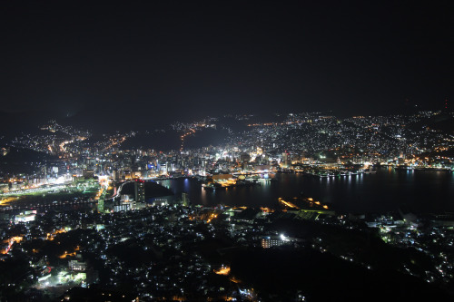 sobaslut:13100246 by yohey yamagataVia Flickr:ちなみに日本三大夜景は、函館、神戸、そしてここ稲佐山から見る長崎、みたいです。
