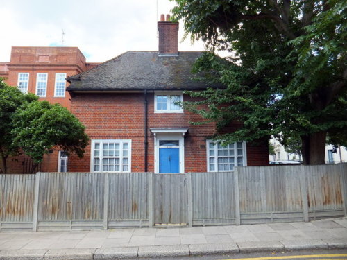 Caretakers Cottage, Churchill Gardens&hellip; &copy; PAUL FARMER :: Geograph Britain and Ire