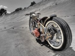 bobberinspiration:  Harley-Davidson bobber