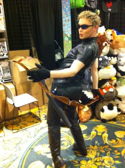 perwains-lovechild:  knitmeapony:  lounestalevi:  I asked him if I could take a picture of him and he asked, “Would you like a regular pose or the Hawkeye initiative?” I didn’t know what the second one was so I went with it just for kicks. I’m