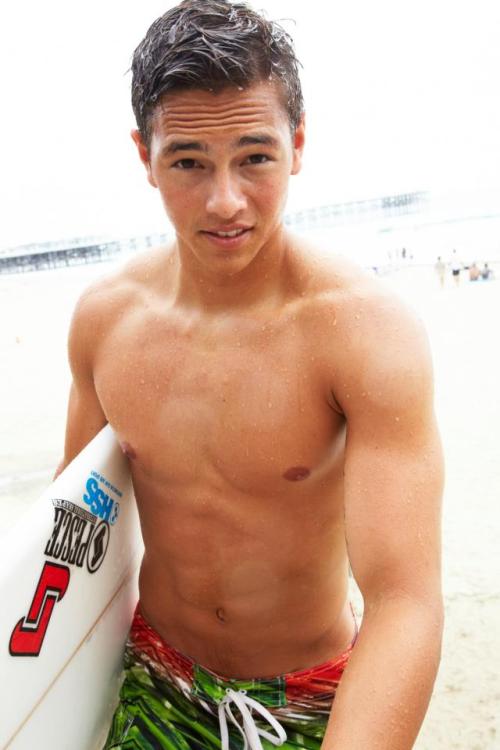 prestidigitasn:Christian Johnson Home Page   |    Male Models Tags    |    Archives