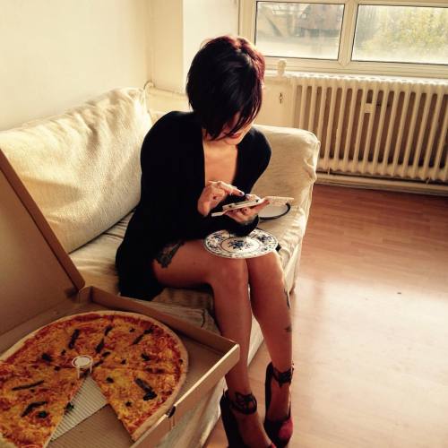 Pizza break with the beautiful @einnahoj