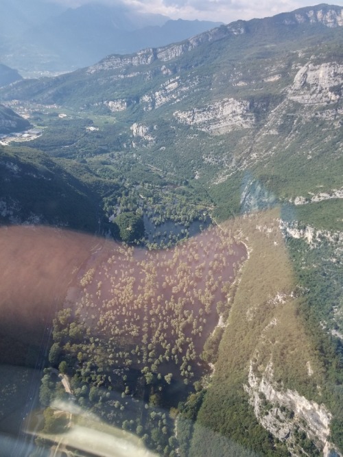 It was a hell of a ride !!! So fucking fun !  My friend’s father owns a little plane for 2 passengers and he took me to a 1 hour flight over Lago di Garda , Asiago and other amazing places .. You can also see our little italian “ Disneyland
