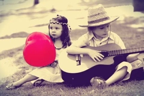 Love In Kids en We Heart It. http://weheartit.com/entry/74718412/via/javirayen