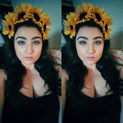 Hello sunshine!  #sunny #me #selfie #mirrorselfie #sunflowers #flowercrown #sunflowercrown #eyebrows #naturalhair