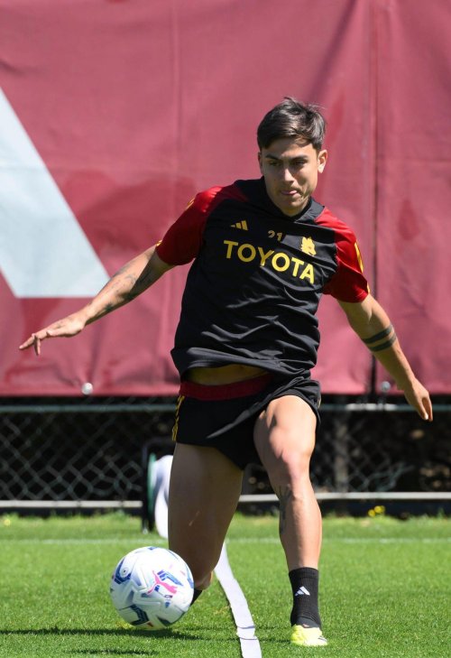 Paulo Dybala Abs, V-line And Thighs.