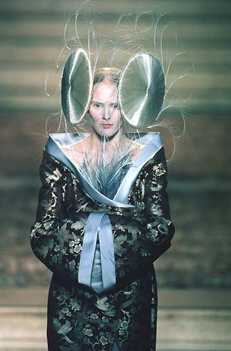 labsinthe:Givenchy by Alexander McQueen Haute Couture Spring 1997