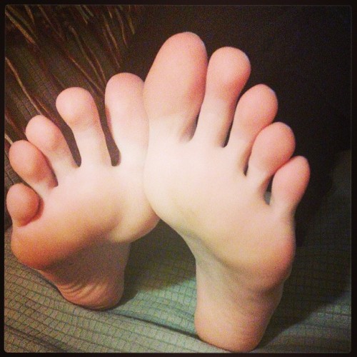 eileensfeet: Back on Instagram! :D