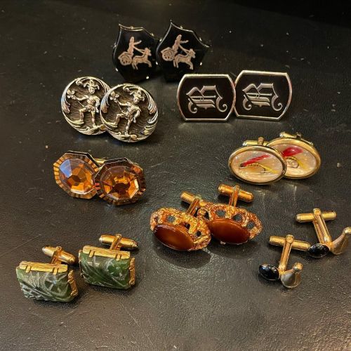 Got in a fun batch of novelty cufflinks in today. Larger size with lots of great style. We especiall