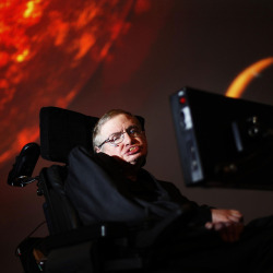 yahoonewsphotos:  Stephen Hawking dies at