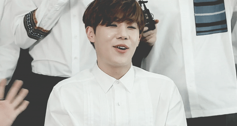ikigaiyeol:  lead·er /ˈlēdər/ noun dedicated to all the gyu stans out there ♡