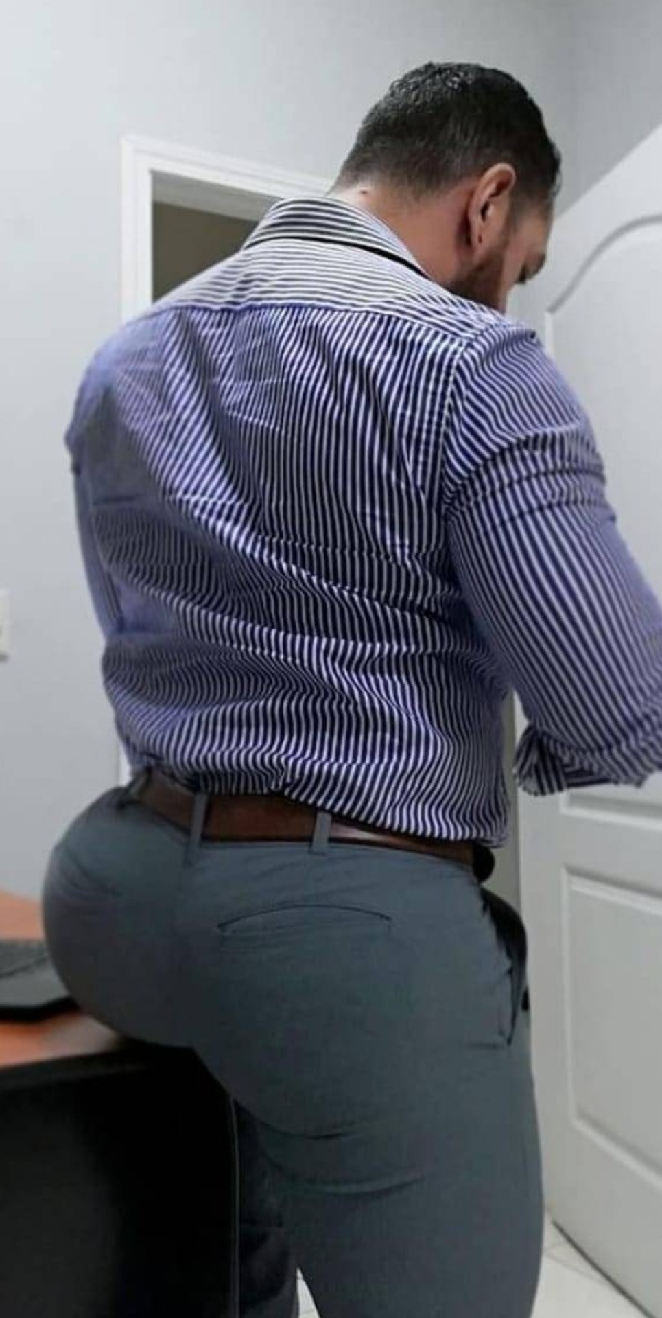 allaboutbuttsblog: Sit on my face 