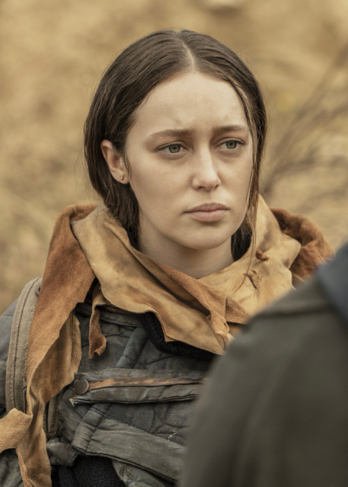 New Stills of Alicia Clark in FearTWD 7x13 ‘The Raft’