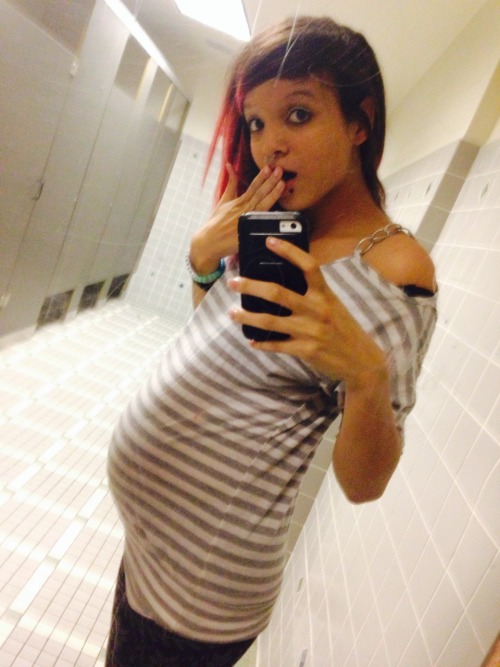 forgetfuljellyfishh:School bathroom selfies xD but that baby bump!!:3 he’s getting so big!!More 