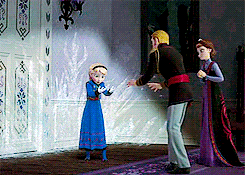 roberre:  snowelsaofarendelle: She always turned to her dad.  ARGH LET ME TELL YOU A THING. I saw this little article about “10 Reasons Why Frozen is the most modern disney movie” or something blahblahblah, and reason number one was that Elsa’s