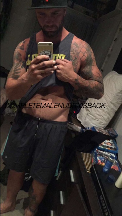 completemalenudityisback:  Brock