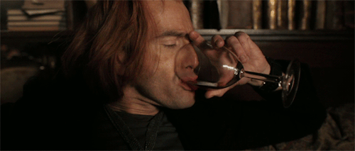 mizgnomer: David Tennant Drinking - “from glasses” edition (Part 2) Here’s to Davi