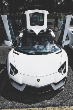 envyavenue:  Oakley Design Aventador. 