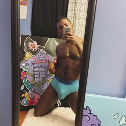 antzinyopants:  why you wanna tie me down? My black skin not built to be tamed 🌺