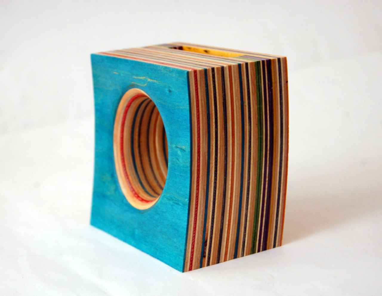 wickedclothes:  iPhone Speaker / Amplifier This iPhone speaker is created using repurposed