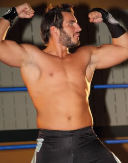 hotcelebs2000:  JOHNNY GARGANO