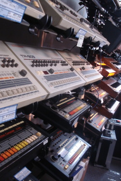 able8:  Synth shop in Tokyo circa 2010 instagram