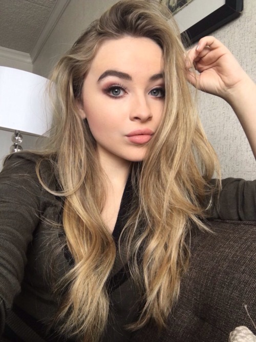 lifedeathandlovefromstankonia:Sabrina Carpenter + Selfies