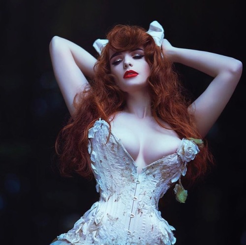 bonjourlecorset: miss-deadly-red: The boobilicous corset of dreams by @rosieredcorsetry yes please!!