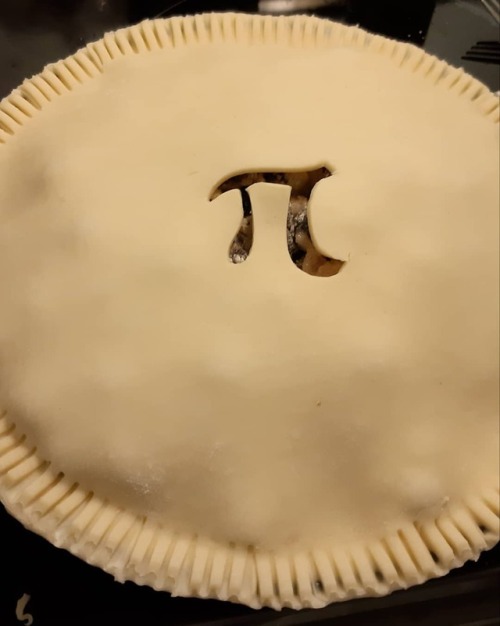 Pie for pi, the filling erupted and my new stove needs to be cleaned now.  #piday #blueberrypie  htt