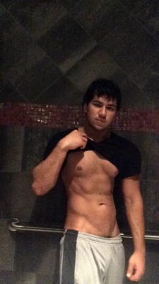 2sthboiz:  omfg that cock…. yum !