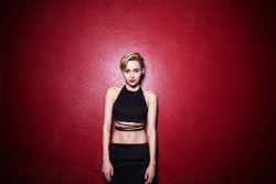 mileynation:  HQ photo of Miley for Rolling
