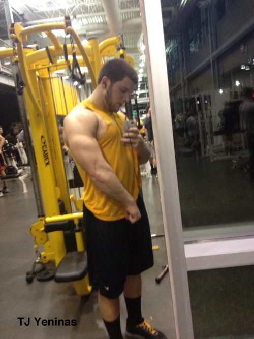 hotandexposed:  This college running back is very proud of his muscular body and hard dick. 
